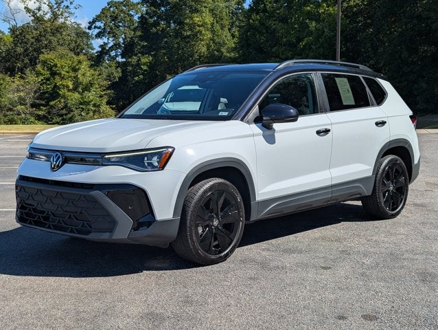 2025 Volkswagen Taos SE Black