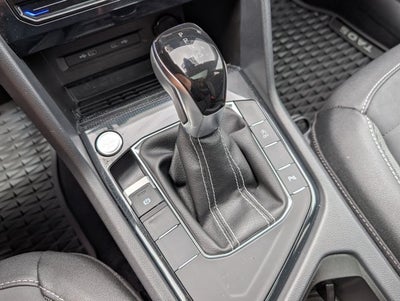 2025 Volkswagen Taos SE Black
