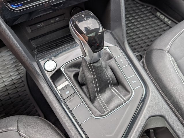 2025 Volkswagen Taos SE Black