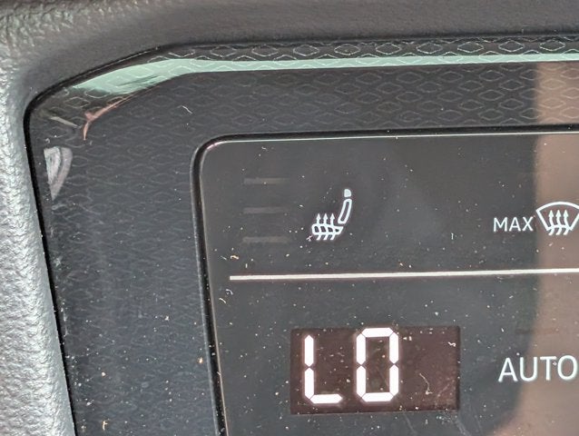 2025 Volkswagen Taos SE Black