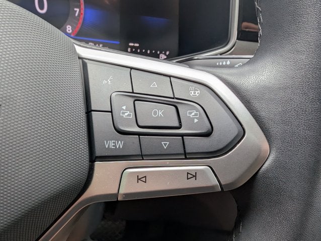 2025 Volkswagen Taos SE Black