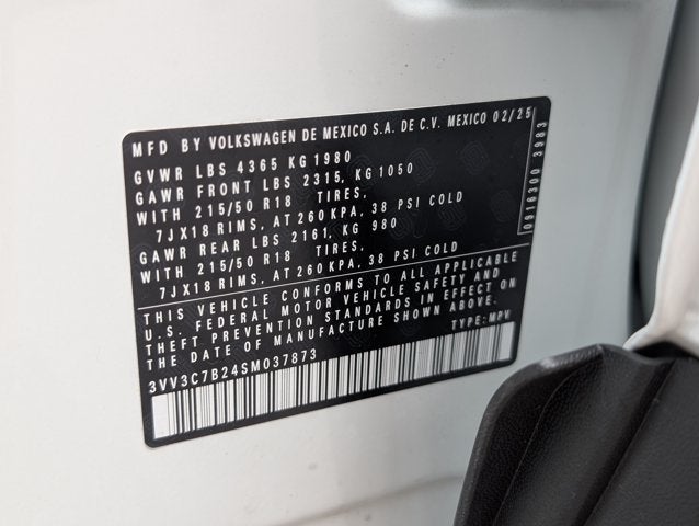 2025 Volkswagen Taos SE Black