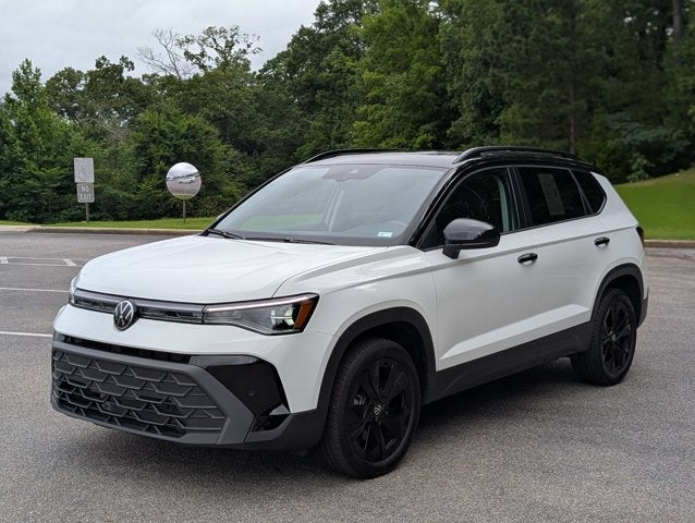 2025 Volkswagen Taos SE Black