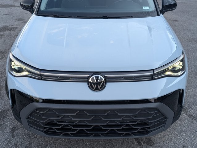 2025 Volkswagen Taos SE Black