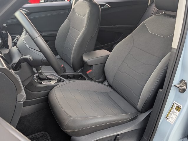 2025 Volkswagen Taos SE Black