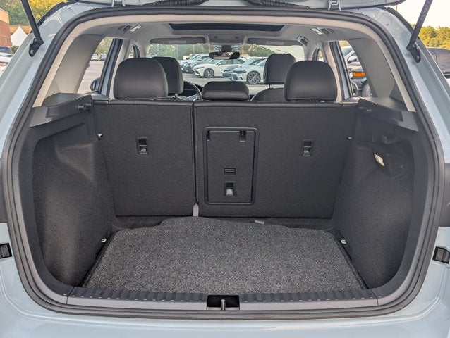 2025 Volkswagen Taos SE Black