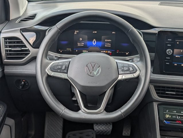 2025 Volkswagen Taos SE Black