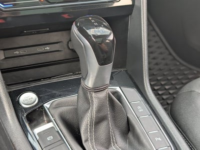 2025 Volkswagen Taos SE Black