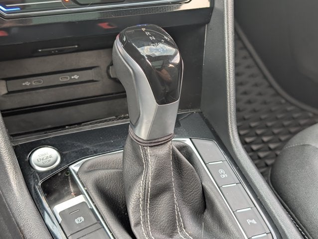 2025 Volkswagen Taos SE Black