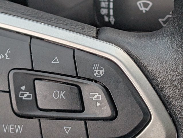 2025 Volkswagen Taos SE Black