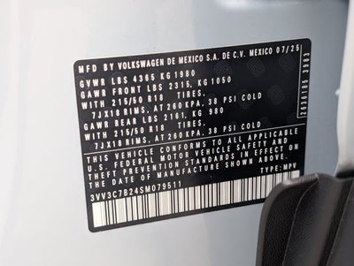2025 Volkswagen Taos SE Black