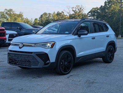 2025 Volkswagen Taos SE Black
