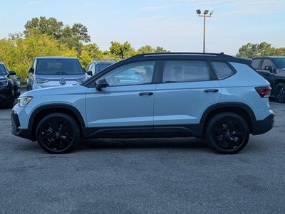 2025 Volkswagen Taos SE Black