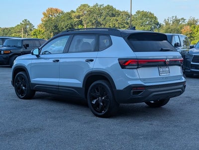 2025 Volkswagen Taos SE Black