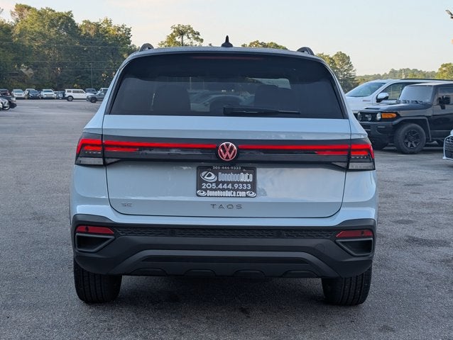2025 Volkswagen Taos SE Black