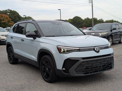 2026 Volkswagen Taos SE Black