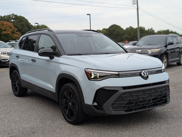2026 Volkswagen Taos SE Black