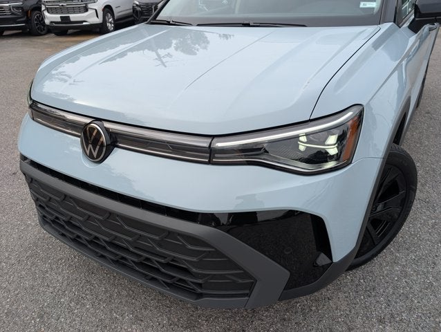 2026 Volkswagen Taos SE Black