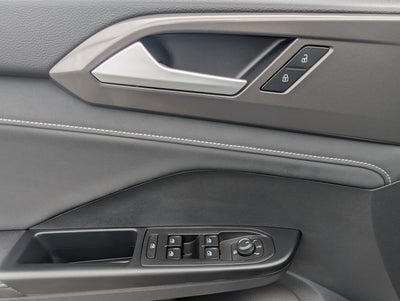 2026 Volkswagen Taos SE Black