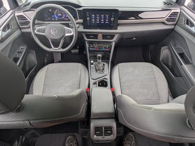 2026 Volkswagen Taos SE Black