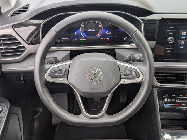 2026 Volkswagen Taos SE Black
