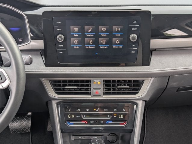 2026 Volkswagen Taos SE Black