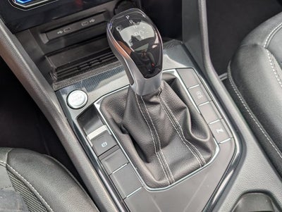 2026 Volkswagen Taos SE Black
