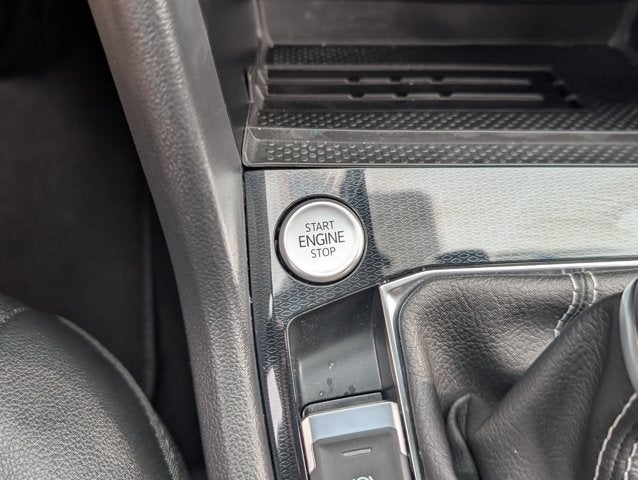 2026 Volkswagen Taos SE Black