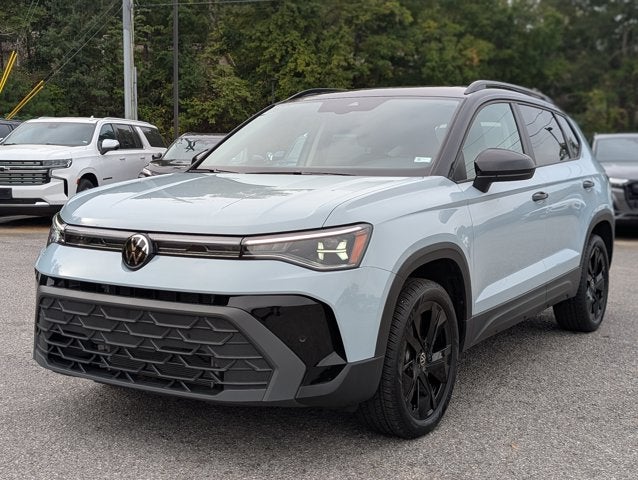 2026 Volkswagen Taos SE Black