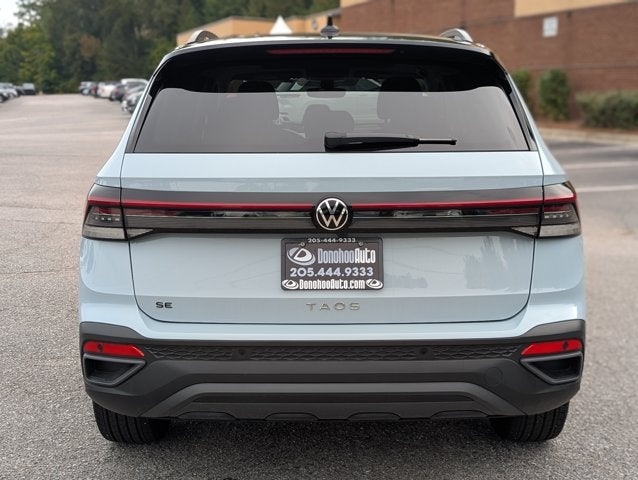 2026 Volkswagen Taos SE Black