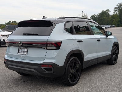 2026 Volkswagen Taos SE Black