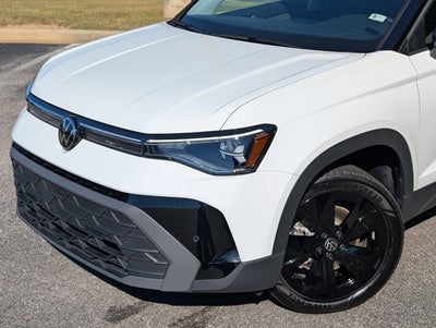 2025 Volkswagen Taos SE Black