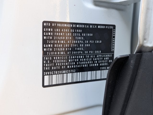 2025 Volkswagen Taos SE Black