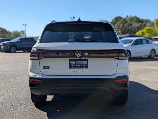 2025 Volkswagen Taos SE Black