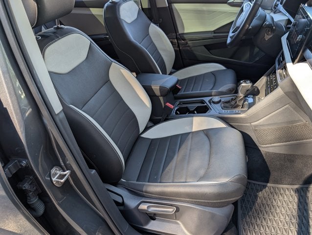 2025 Volkswagen Taos SEL