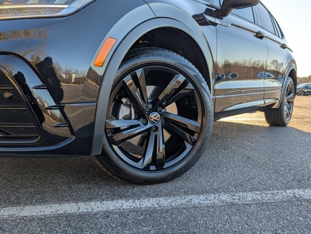 2024 Volkswagen Tiguan SE R-Line Black