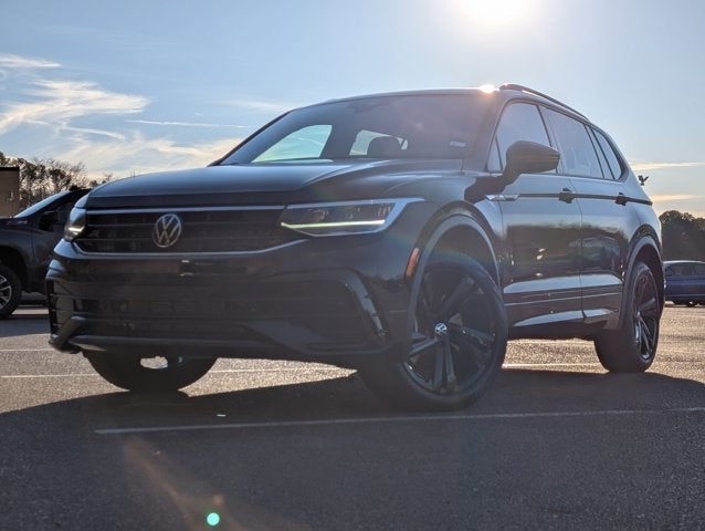 2024 Volkswagen Tiguan SE R-Line Black