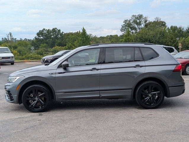 2023 Volkswagen Tiguan SE R-Line Black