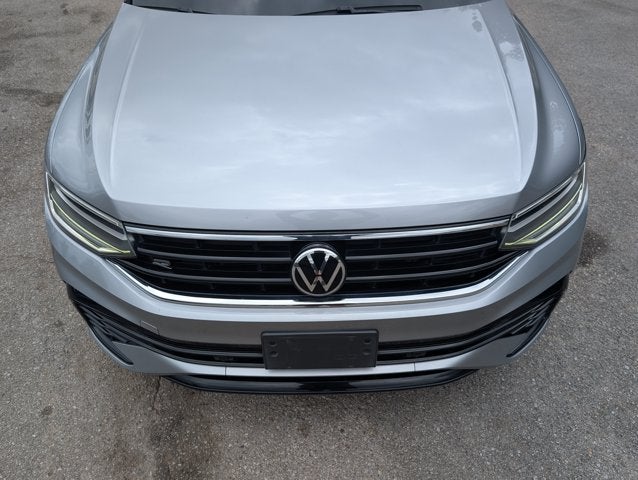 2022 Volkswagen Tiguan SE R-Line Black