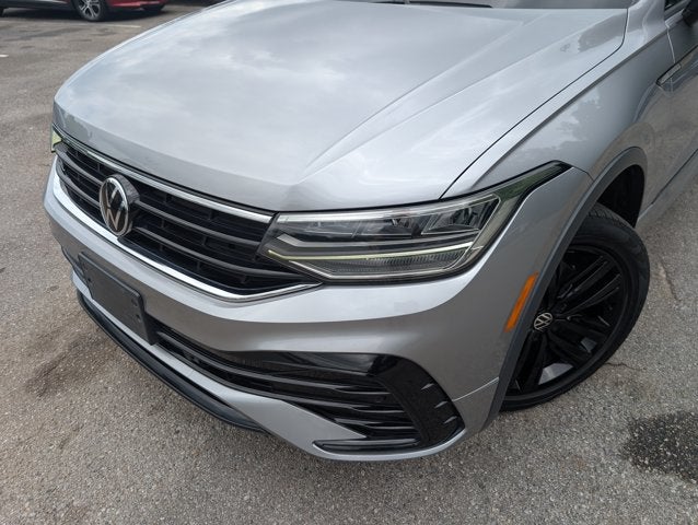 2022 Volkswagen Tiguan SE R-Line Black