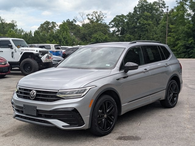 2022 Volkswagen Tiguan SE R-Line Black