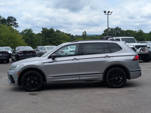 2022 Volkswagen Tiguan SE R-Line Black