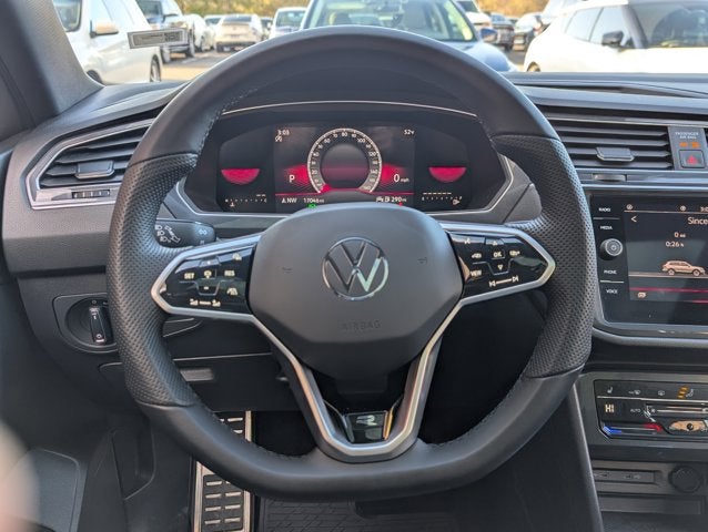 2023 Volkswagen Tiguan SE R-Line Black