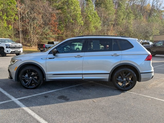 2023 Volkswagen Tiguan SE R-Line Black