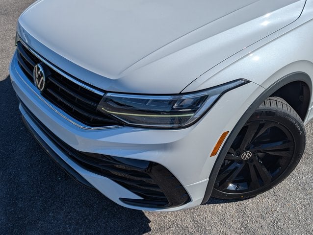 2024 Volkswagen Tiguan SE R-Line Black