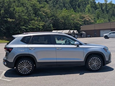 2025 Volkswagen Taos SE