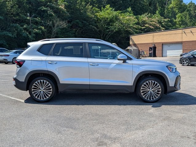 2025 Volkswagen Taos SE