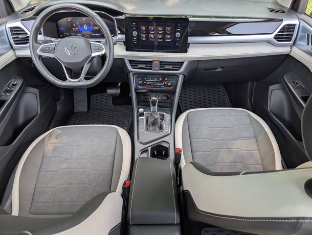 2025 Volkswagen Taos SE