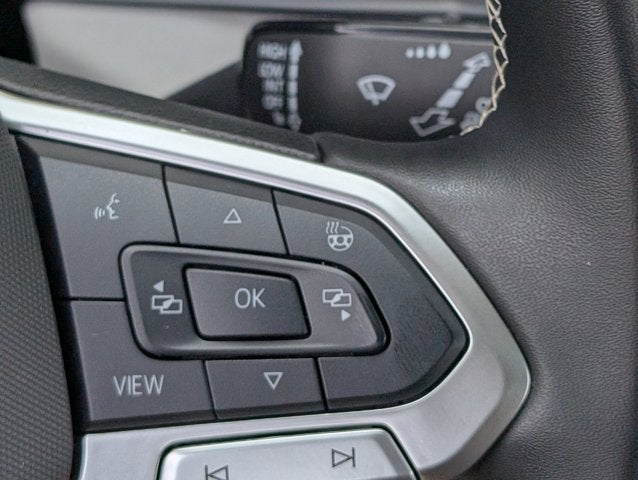 2025 Volkswagen Taos SE