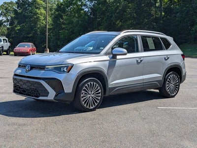 2025 Volkswagen Taos SE